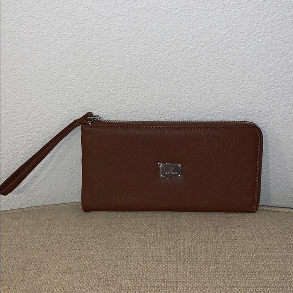 JM New York clutch/wristlet